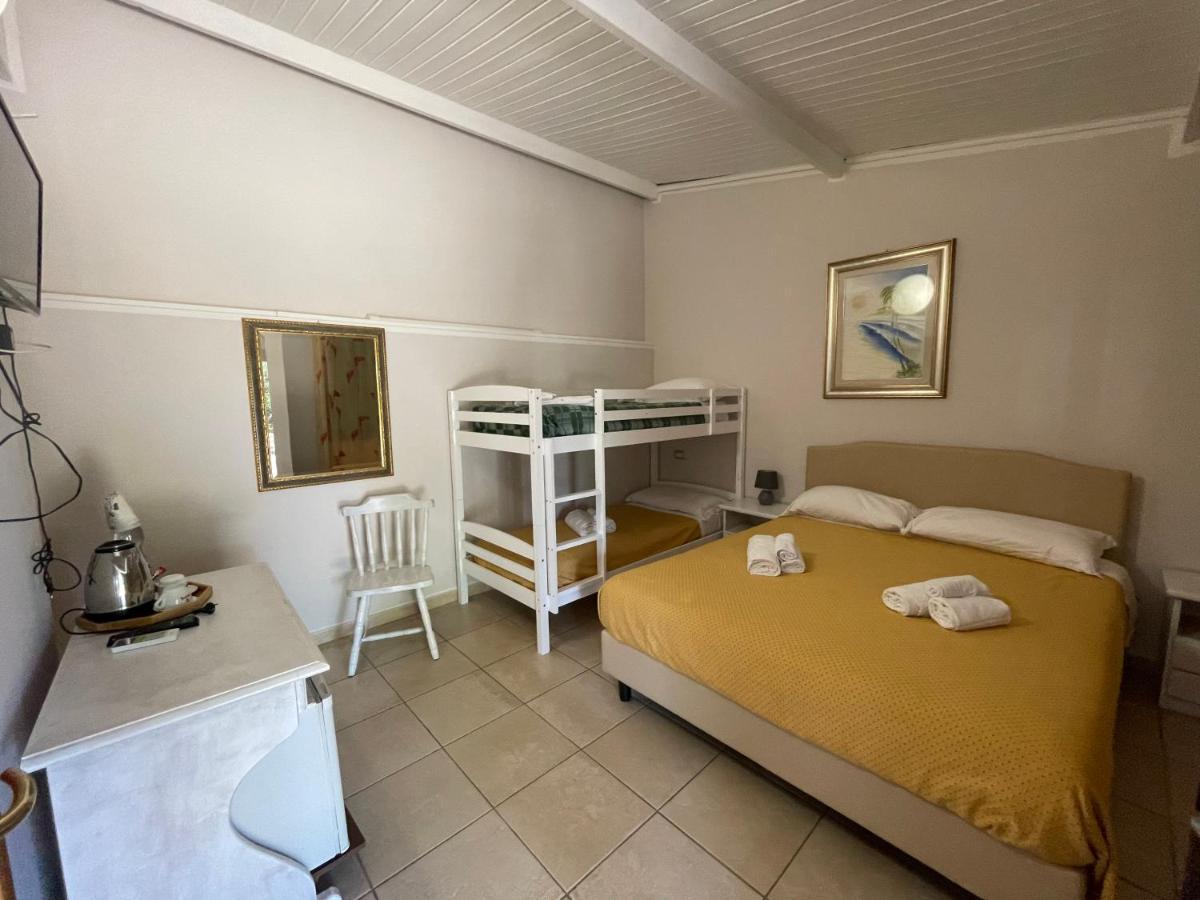 Tanit Hotel Villaggio Ristorante Carbonia Extérieur photo